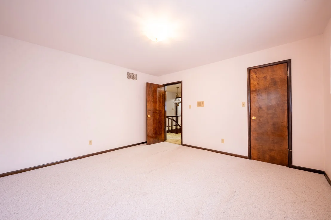 Photo of 801 Oakcrest Drive