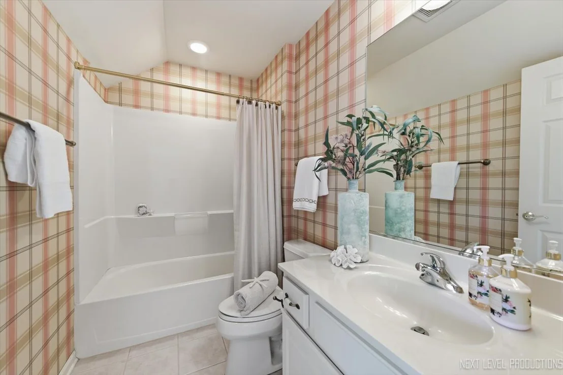 Photo of 865 Cambridge Drive