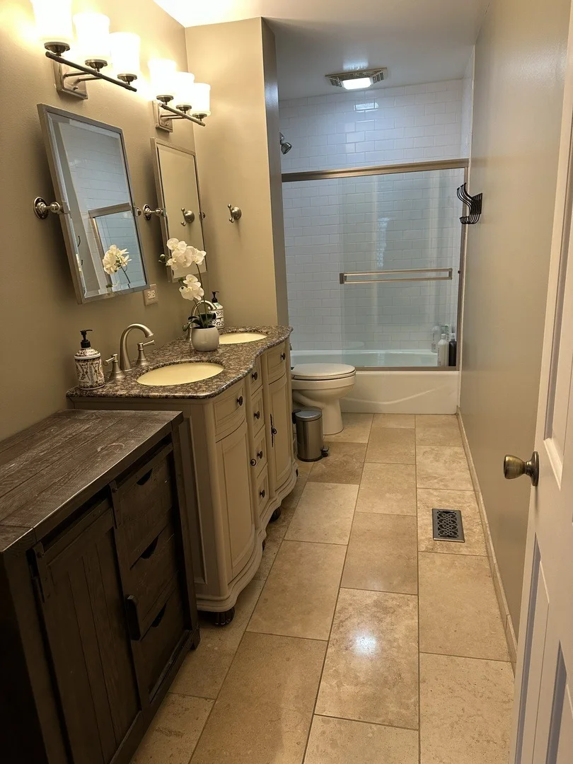 Photo of Unit 0 at 32 White Oak Circle