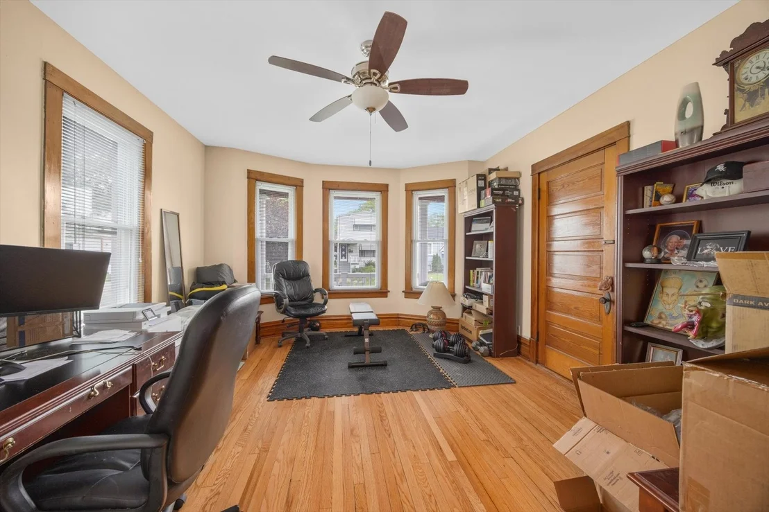 Photo of 4029 Amelia Avenue
