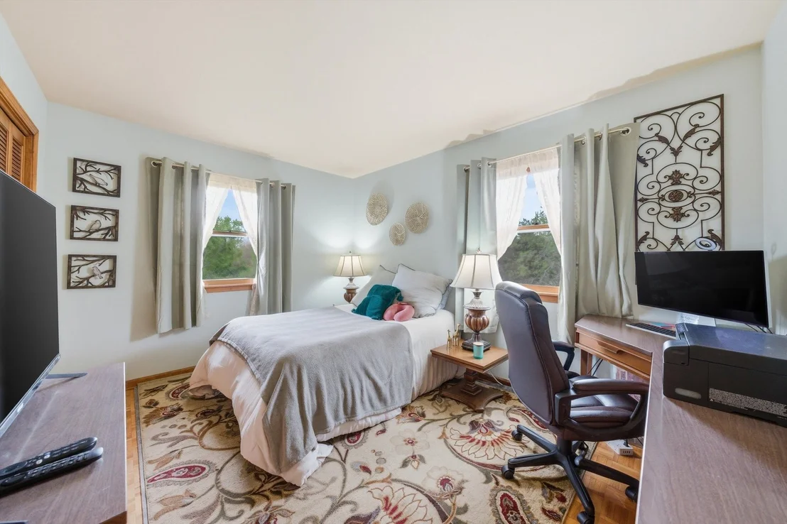 Photo of 2919 Embassy Row