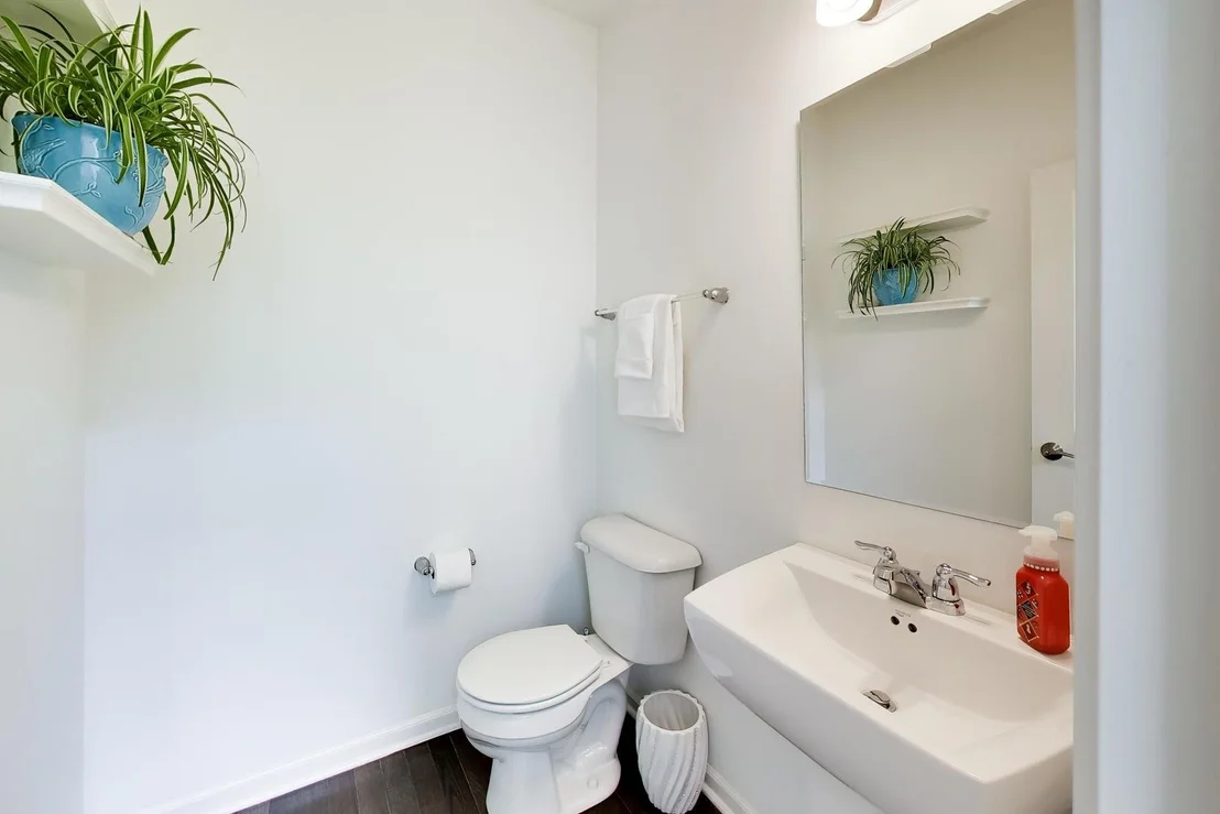 Photo of 810 Lexington Circle W