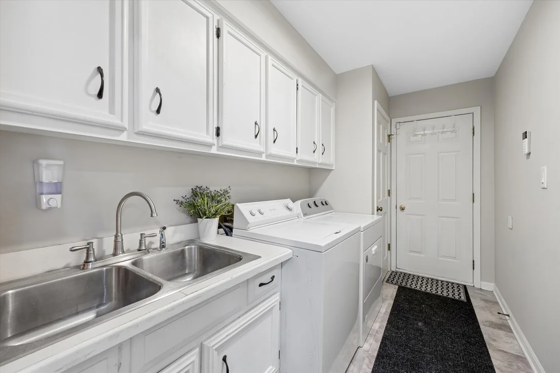 Photo of 1524 Oswego Road