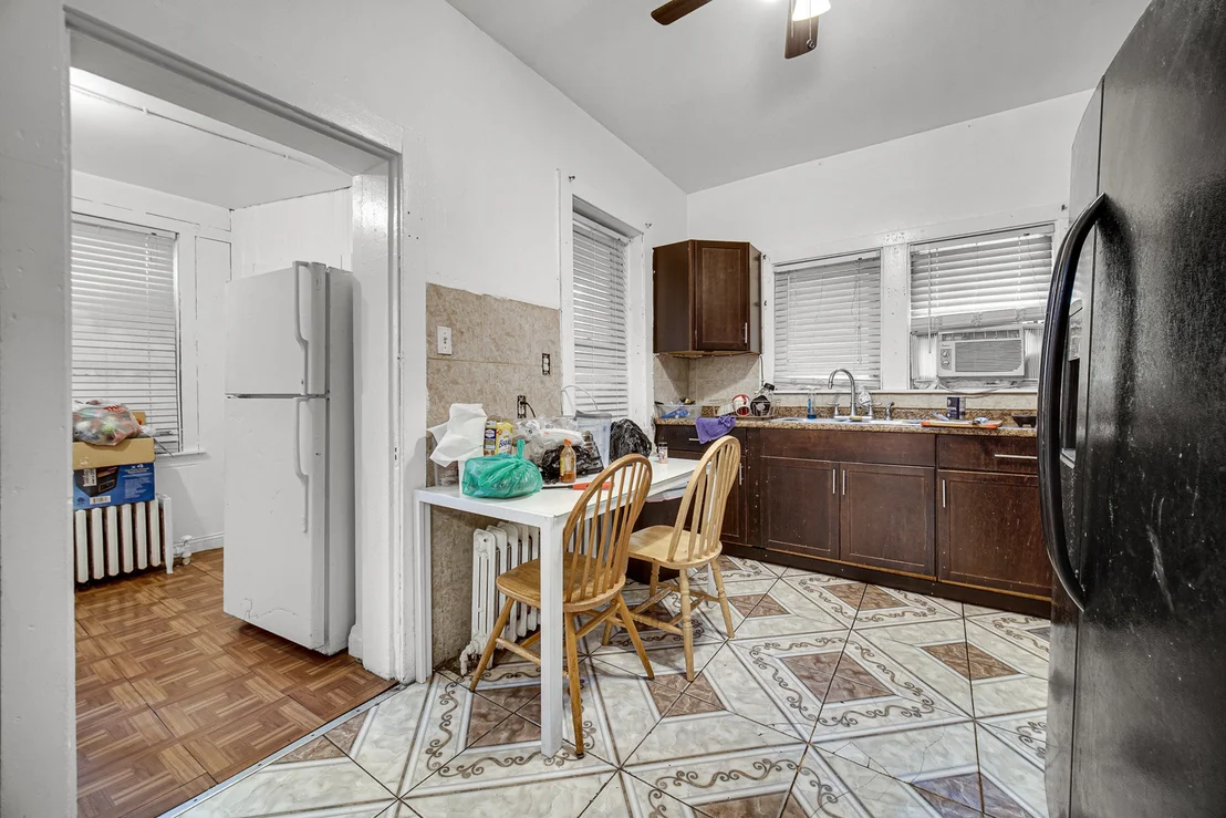 Photo of 924 N PULASKI Avenue