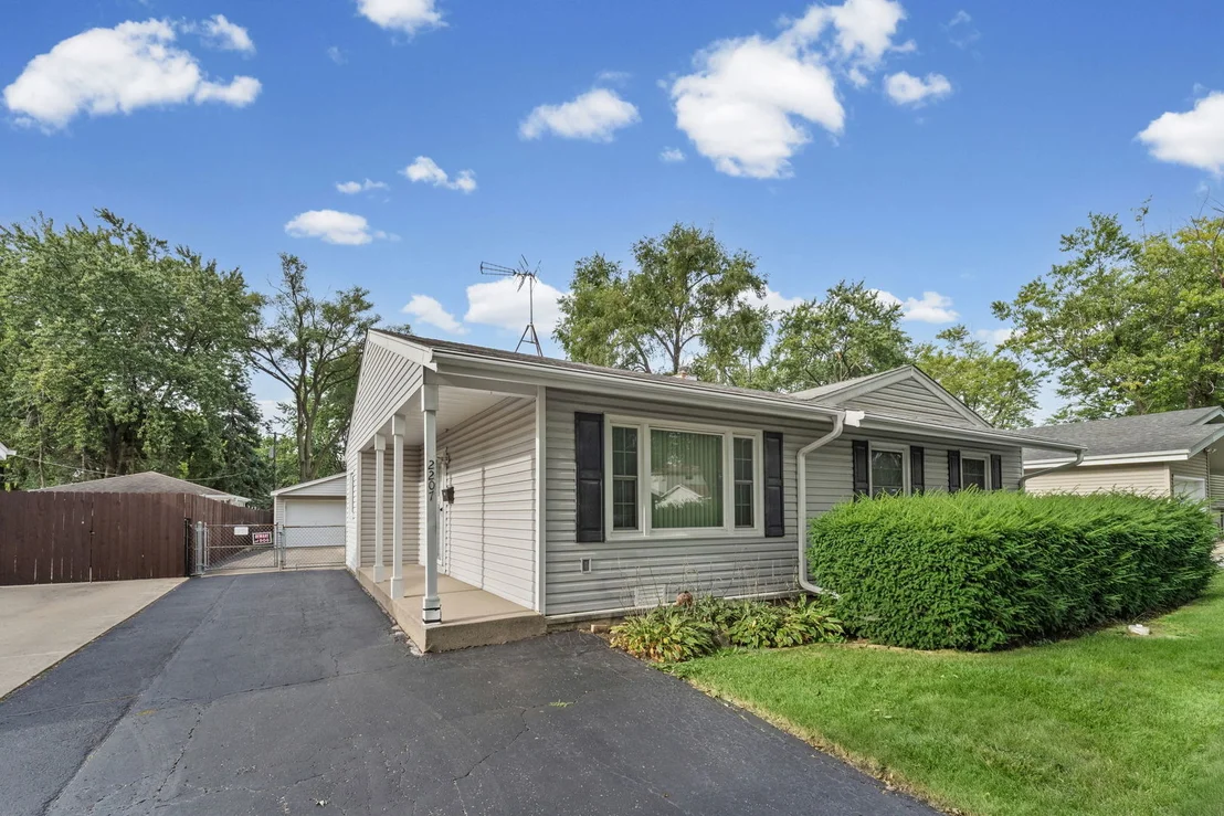 Photo of 2207 Kingfisher Lane