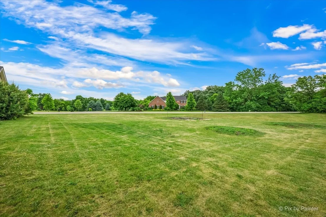 Photo of 810 Woodridge Trail