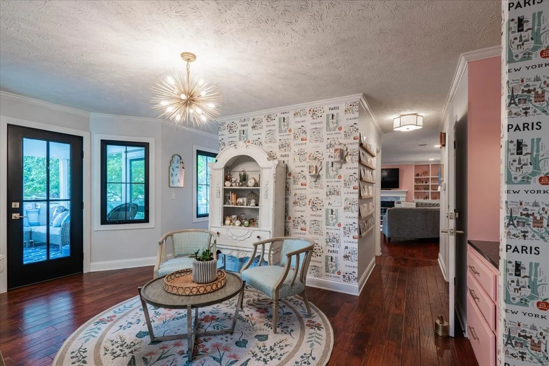 Photo of 2202 Hedgewood Drive
