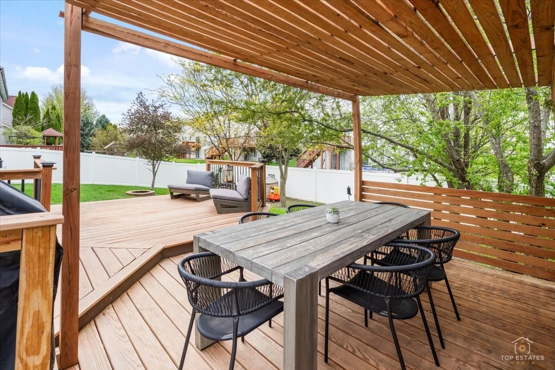 Photo of 875 RED CLOVER Drive