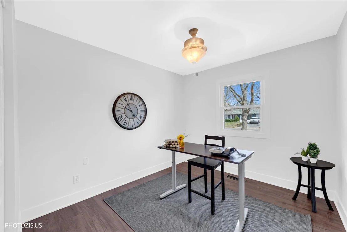 Photo of 115 Fairlane Drive