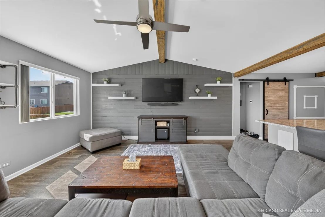 Photo of 1002 Chestnut Drive