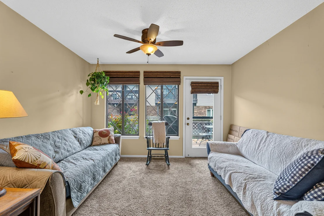 Photo of Unit 0 at 818 Shagbark Road