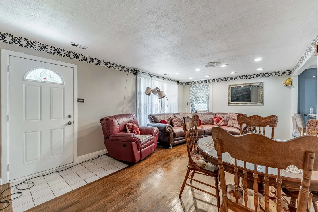 Photo of 355 Oswego Street