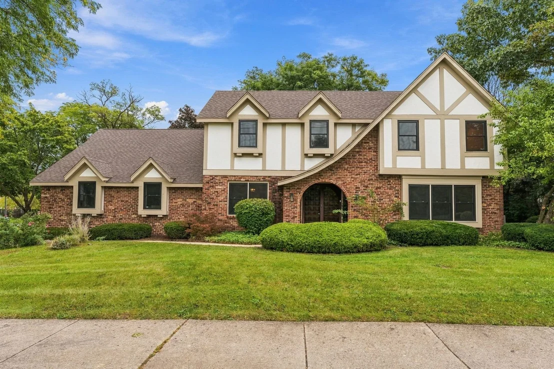 Photo of 1221 W Sable Drive