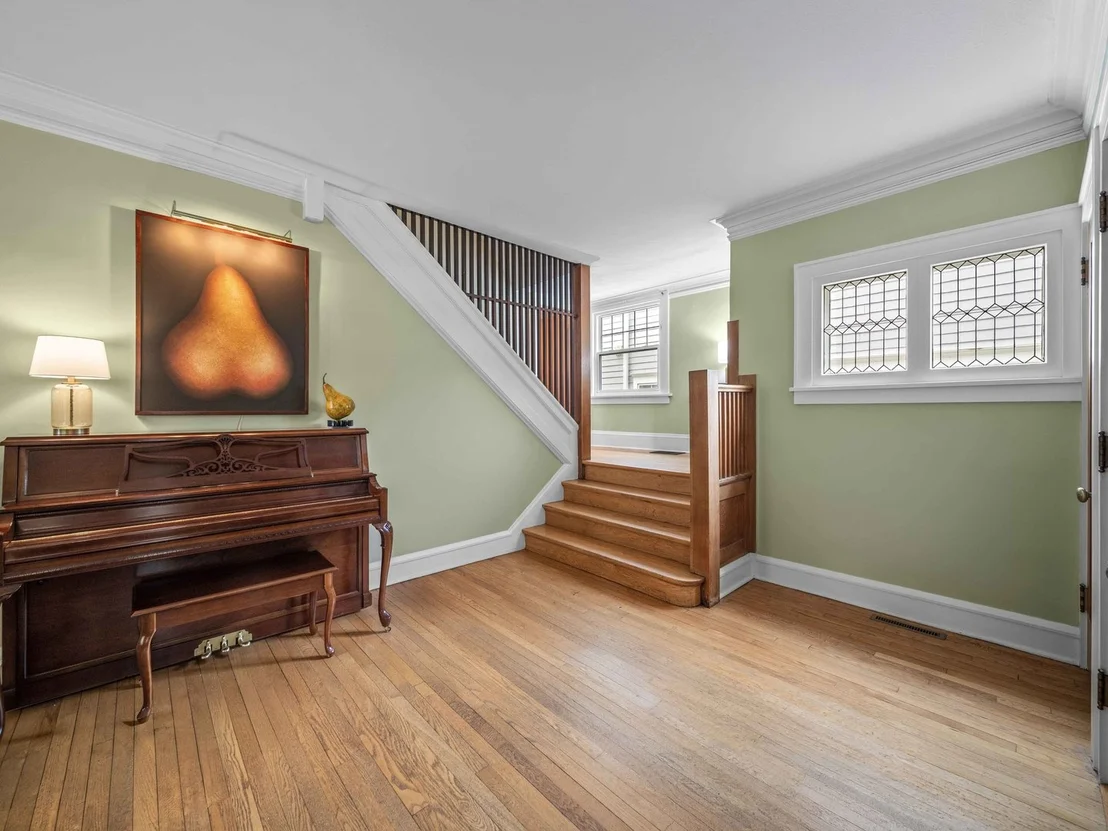 Photo of 1115 Forest Avenue