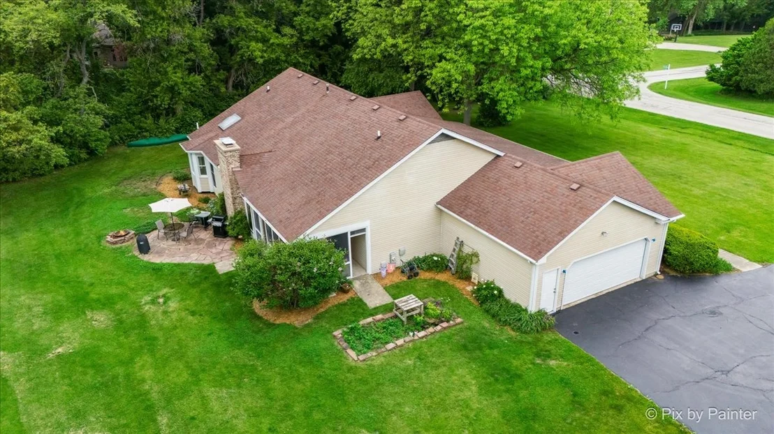 Photo of 39W889 Deer Run Drive