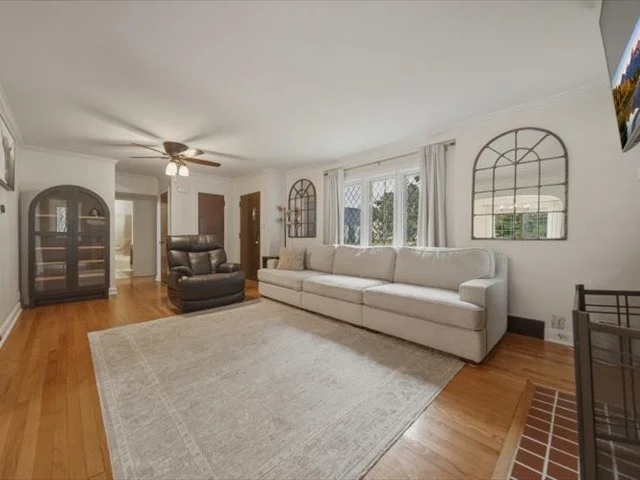 Photo of 902 W Washington Street
