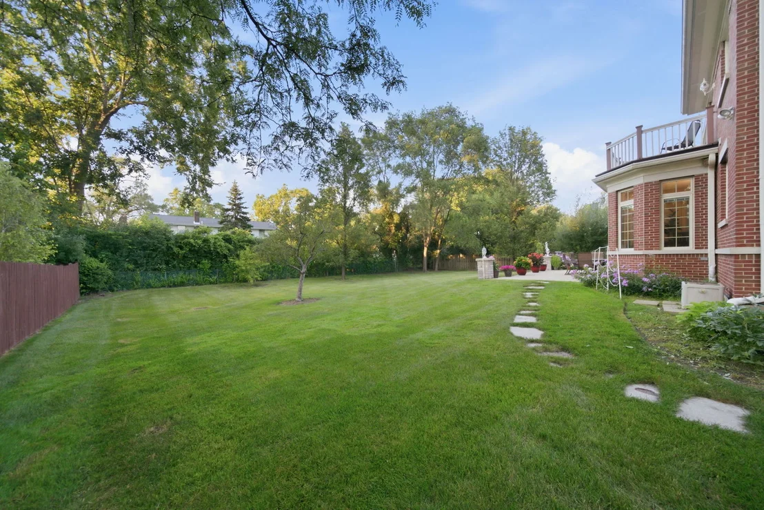 Photo of 3340 Lakeside Avenue