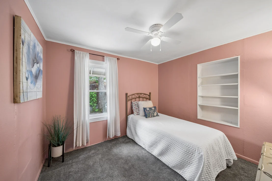 Photo of 2534 Maple Street
