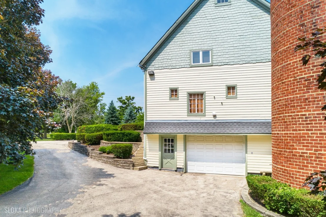 Photo of 153 Algonquin Road