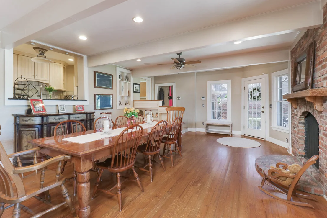 Photo of 1202 Elmwood Road