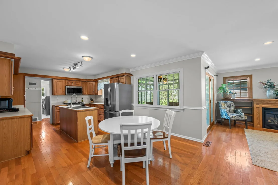 Photo of 530 PINECROFT Drive