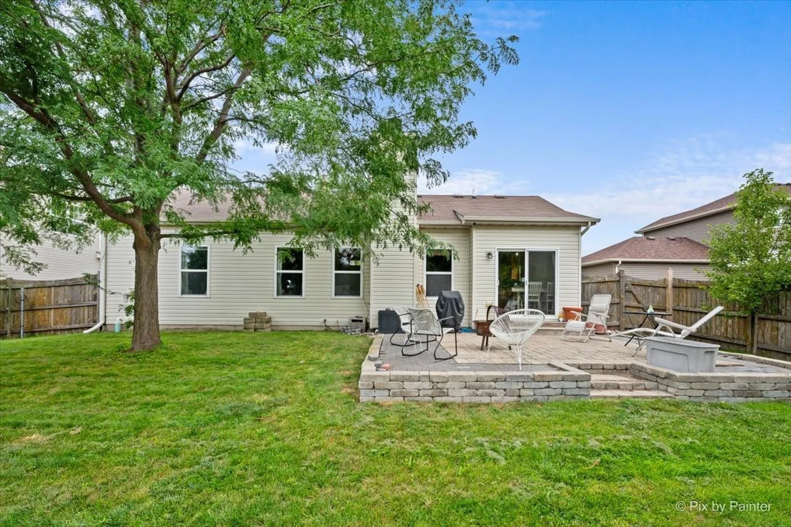 Photo of 752 Prairie Pond Circle