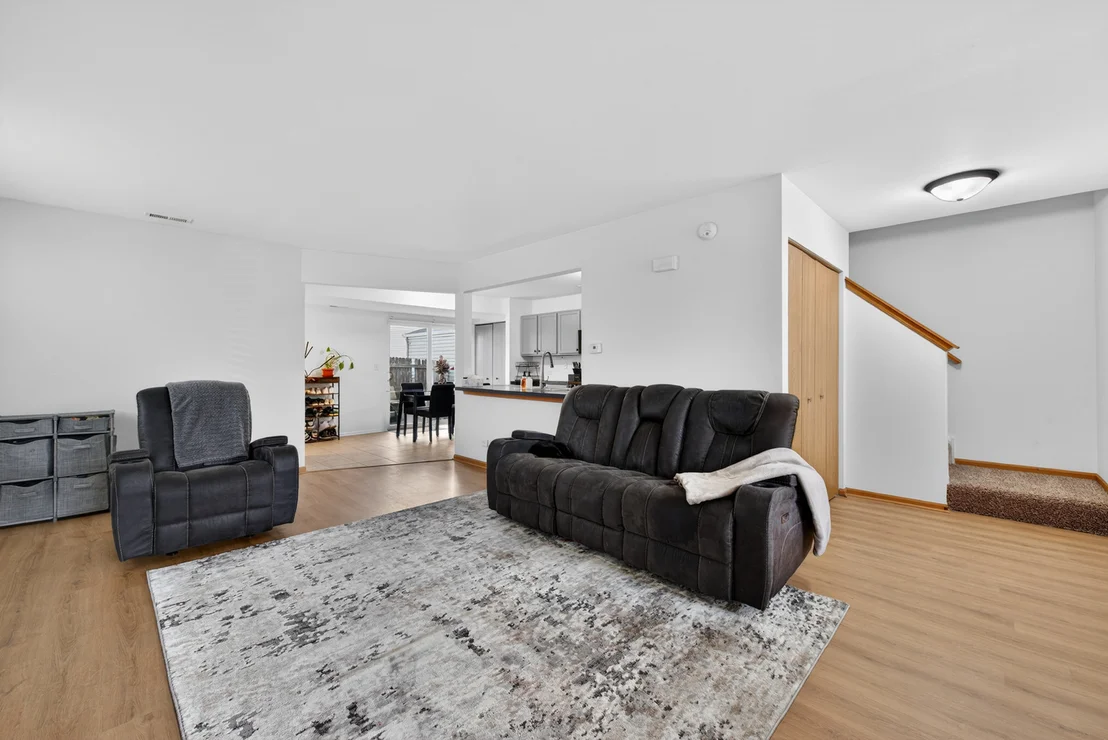 Photo of 939 Four Seasons Boulevard