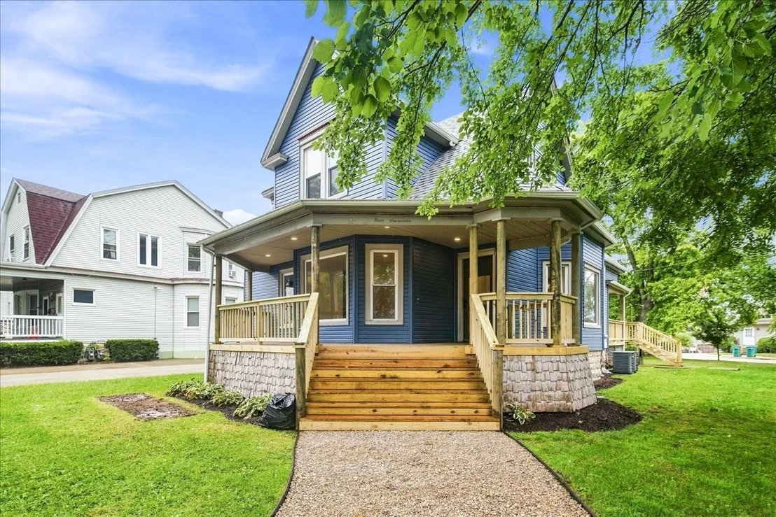 Photo of 417 BUELL Avenue