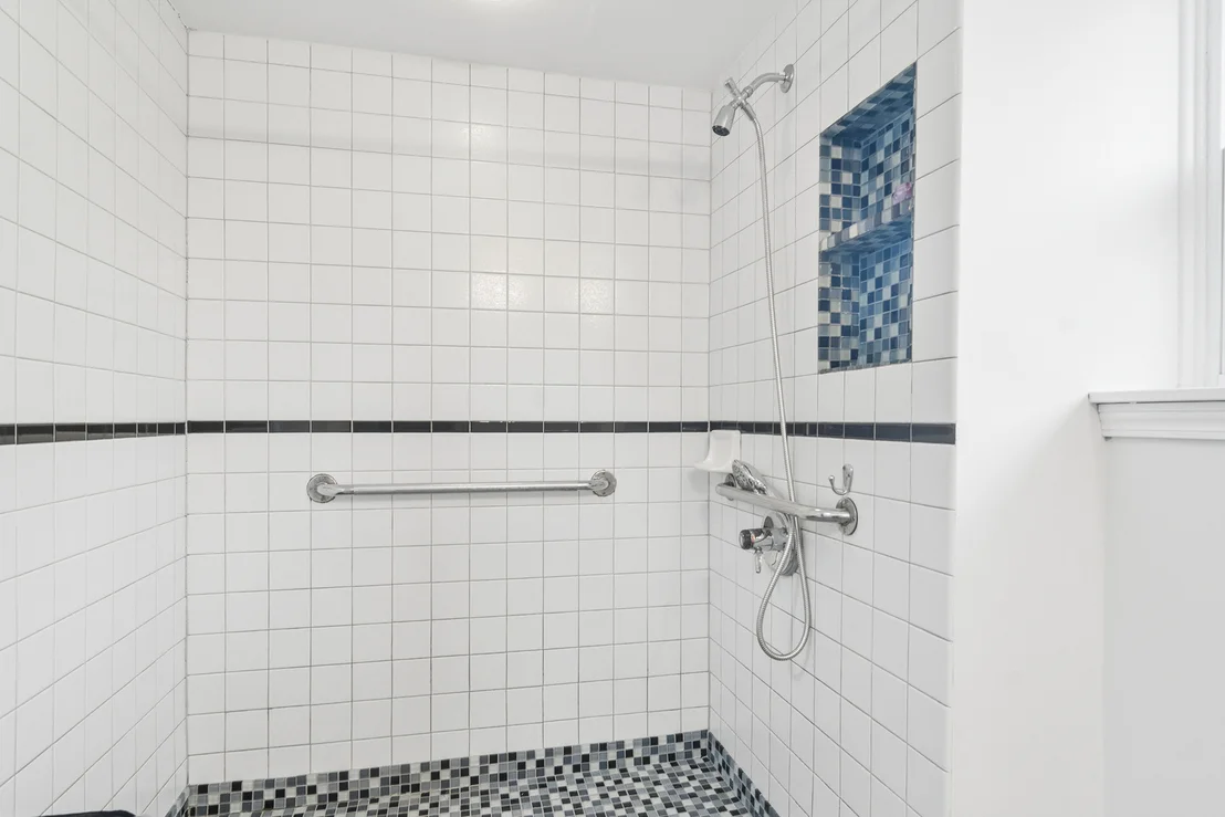 Photo of 1120 Valley Stream Drive