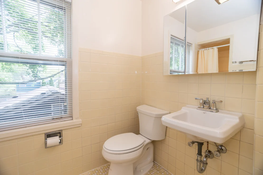 Photo of 2545 Greeley Avenue