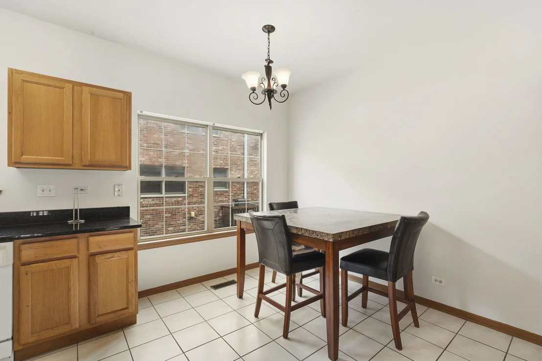 Photo of 1114 Des Plaines Avenue