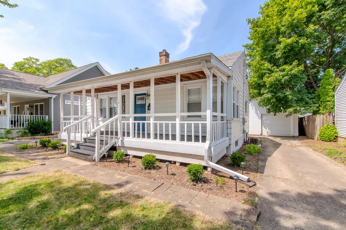 Photo of 602 Armstrong Street