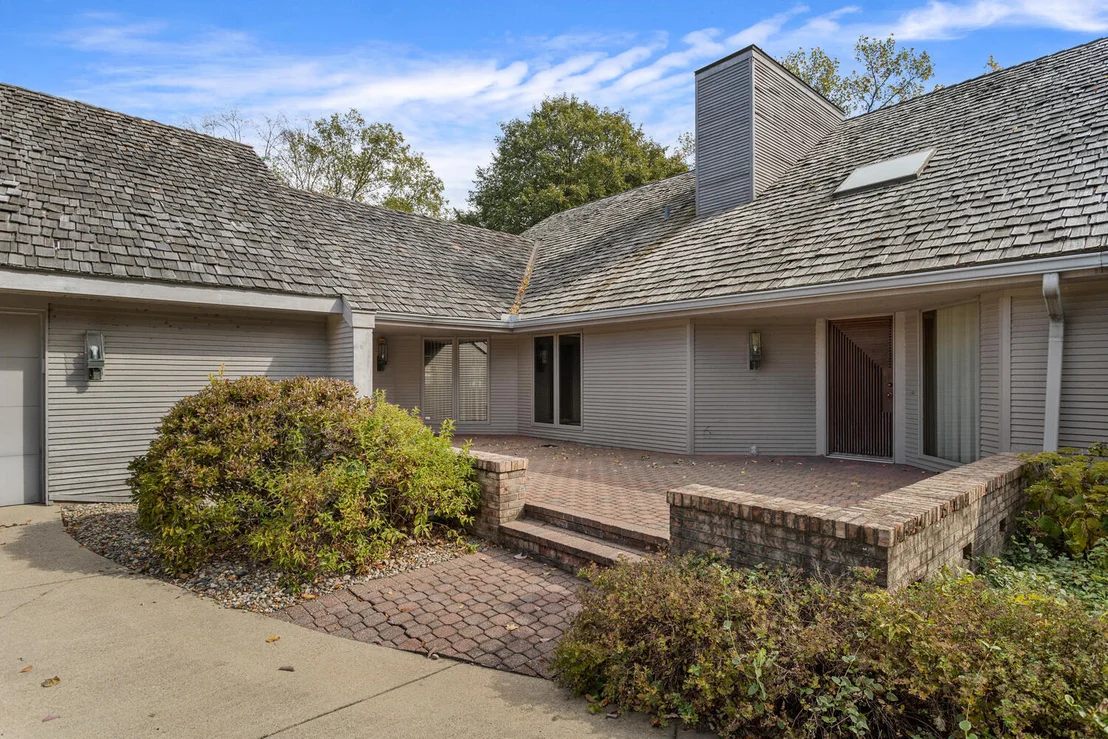 Photo of 4002 Lakepoint Road