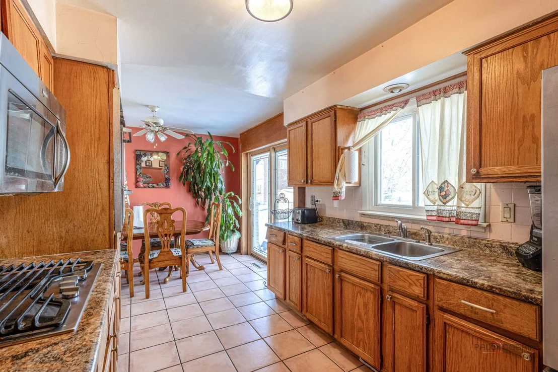 Photo of 908 E Central Road