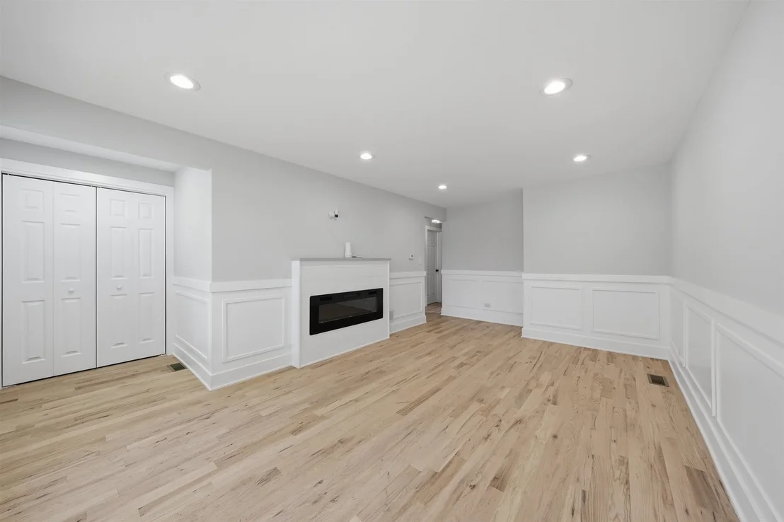 Photo of 1749 W 75th Place