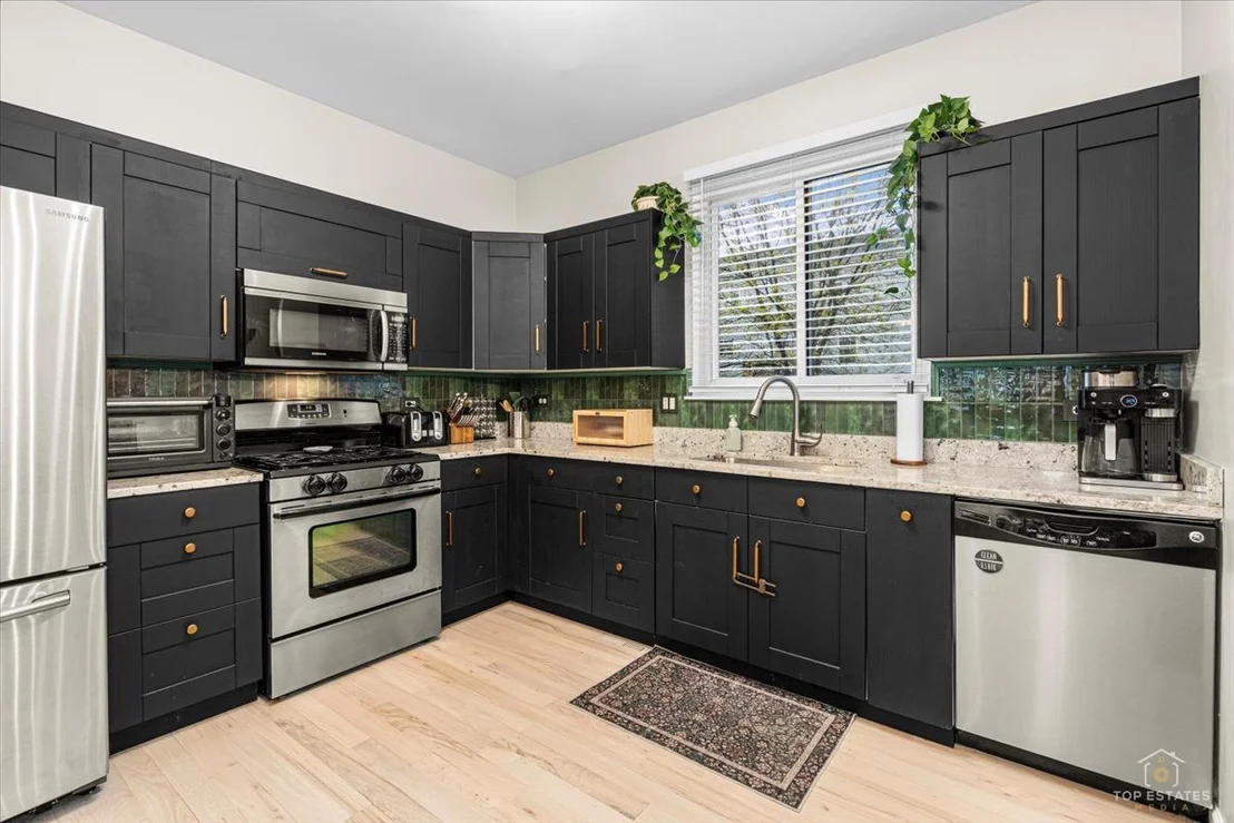 Photo of 875 RED CLOVER Drive