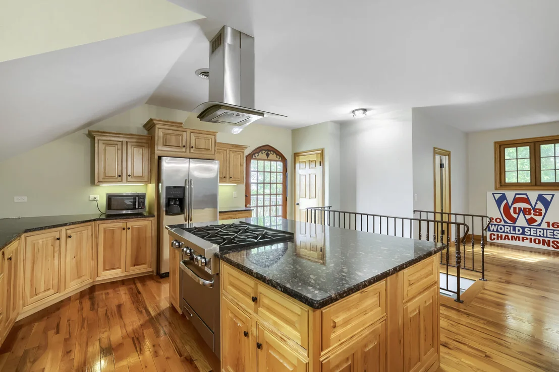 Photo of 39W526 Lori Lane