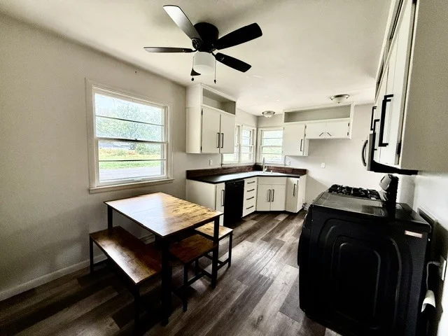 Photo of 914 W Maple Street