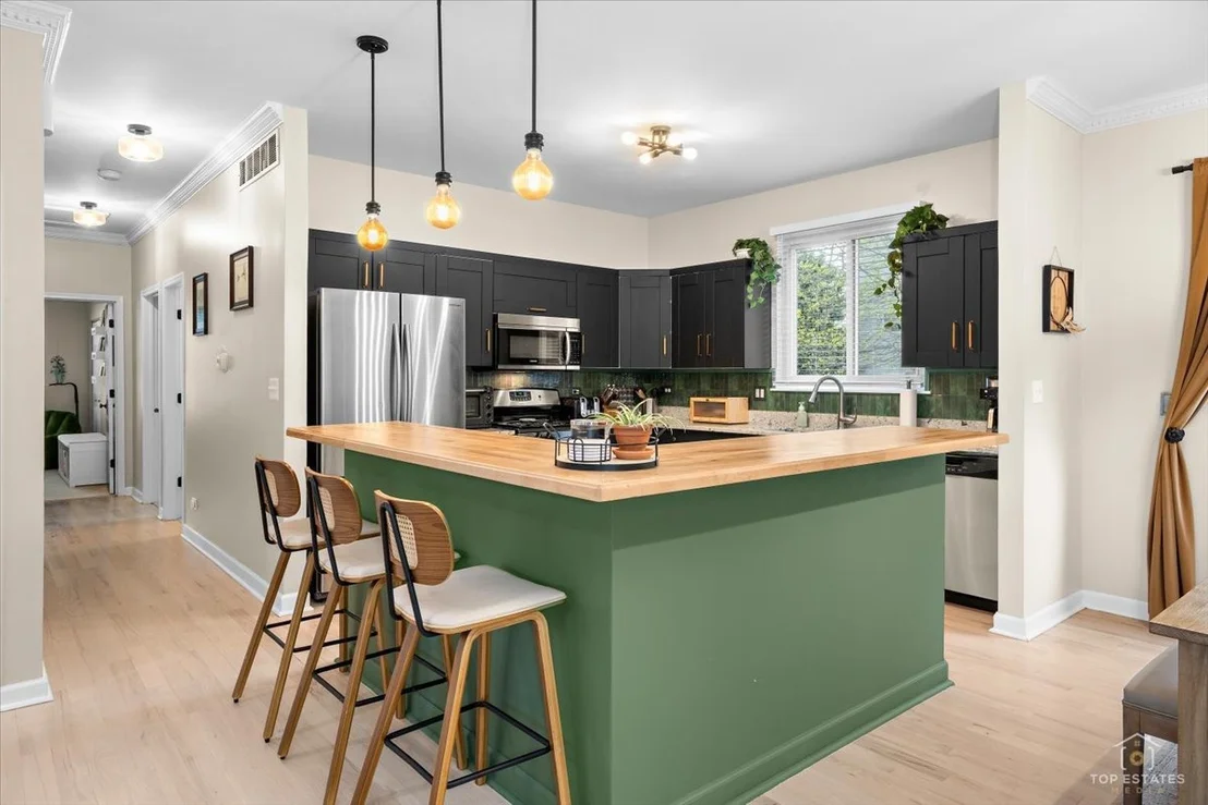 Photo of 875 RED CLOVER Drive