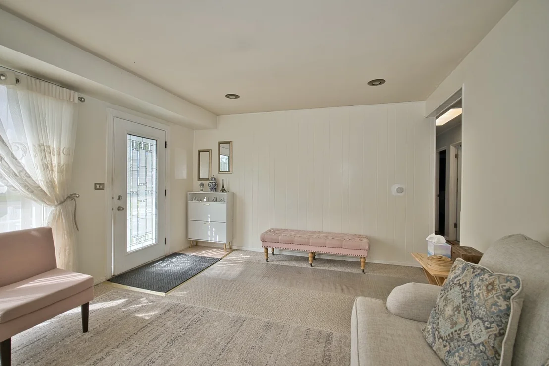 Photo of 6948 Beckwith Road