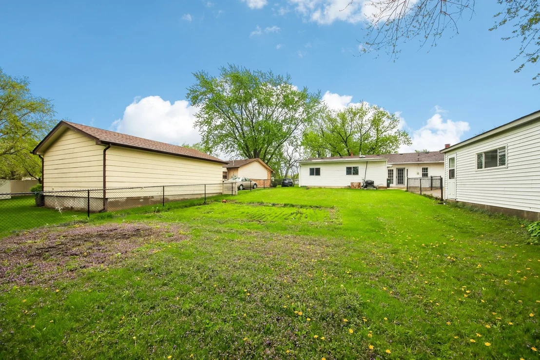 Photo of 670 Lakeview Lane
