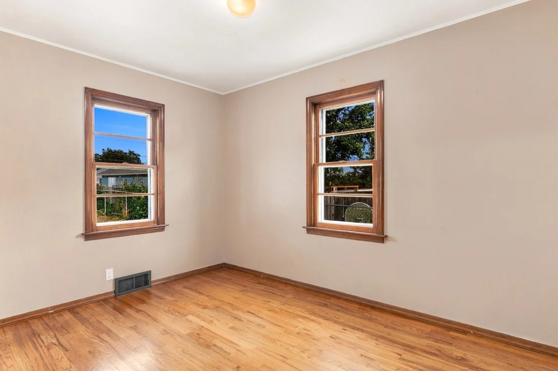 Photo of 124 Riverside Drive