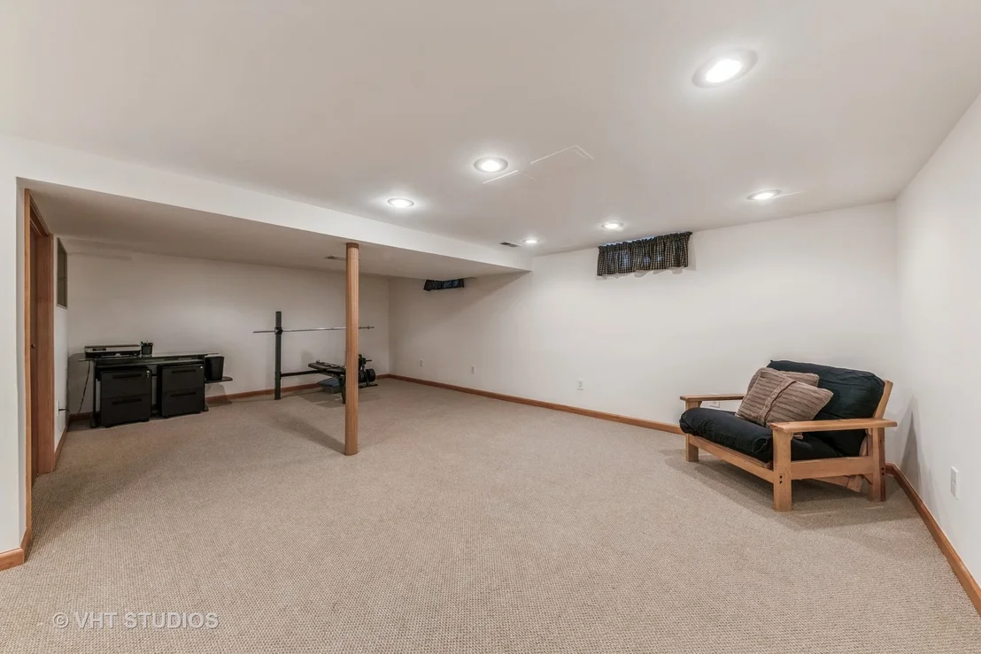 Photo of 627 N Stephen Drive