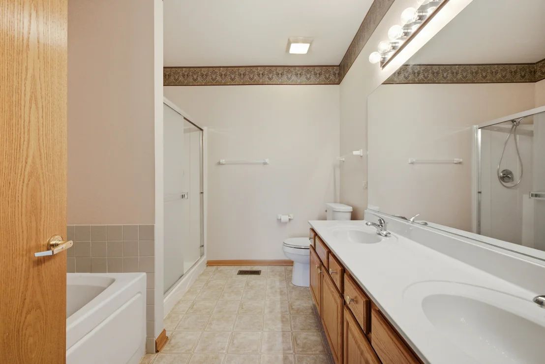Photo of 623 Saugatuk Circle