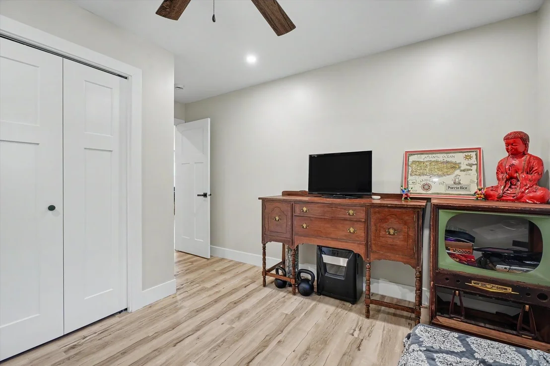 Photo of 1008 Devonshire Drive