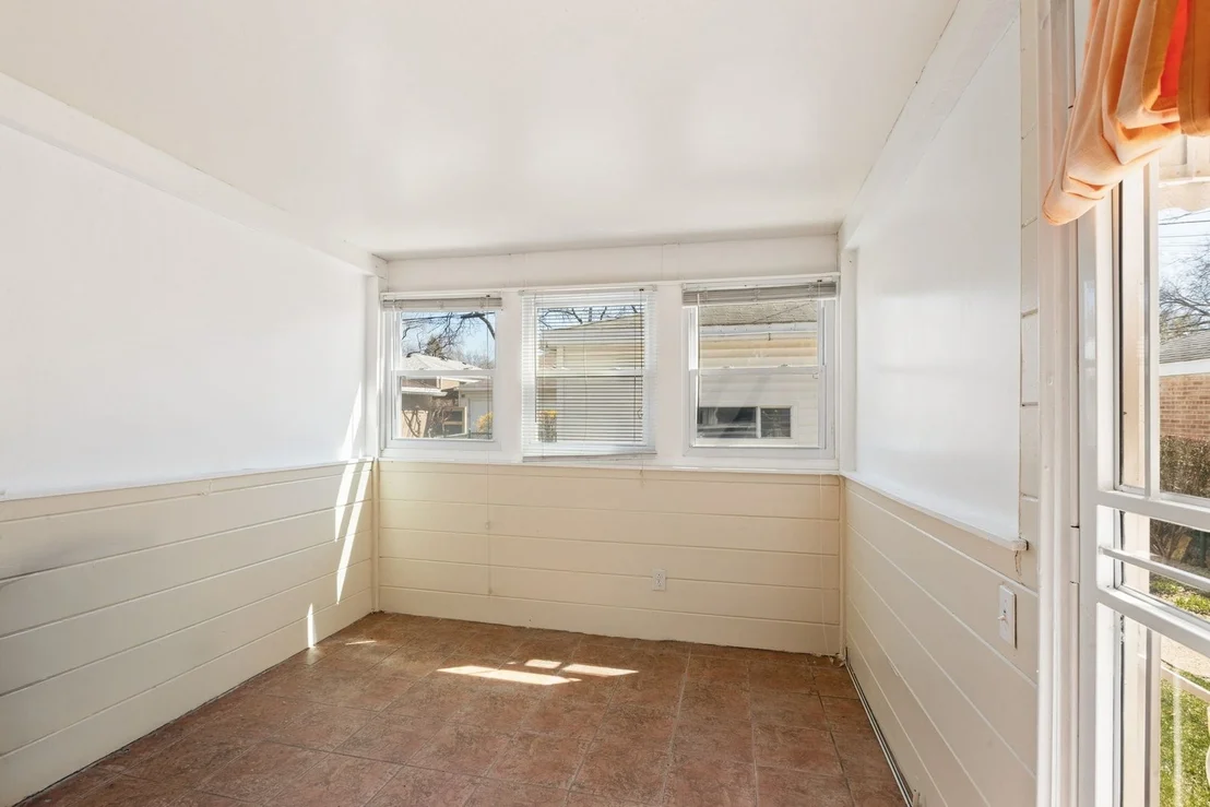 Photo of 207 Brown Avenue