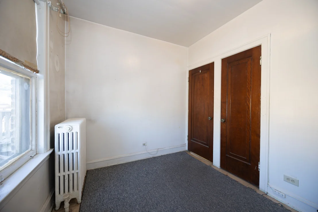 Photo of 5226 W Wolfram Street