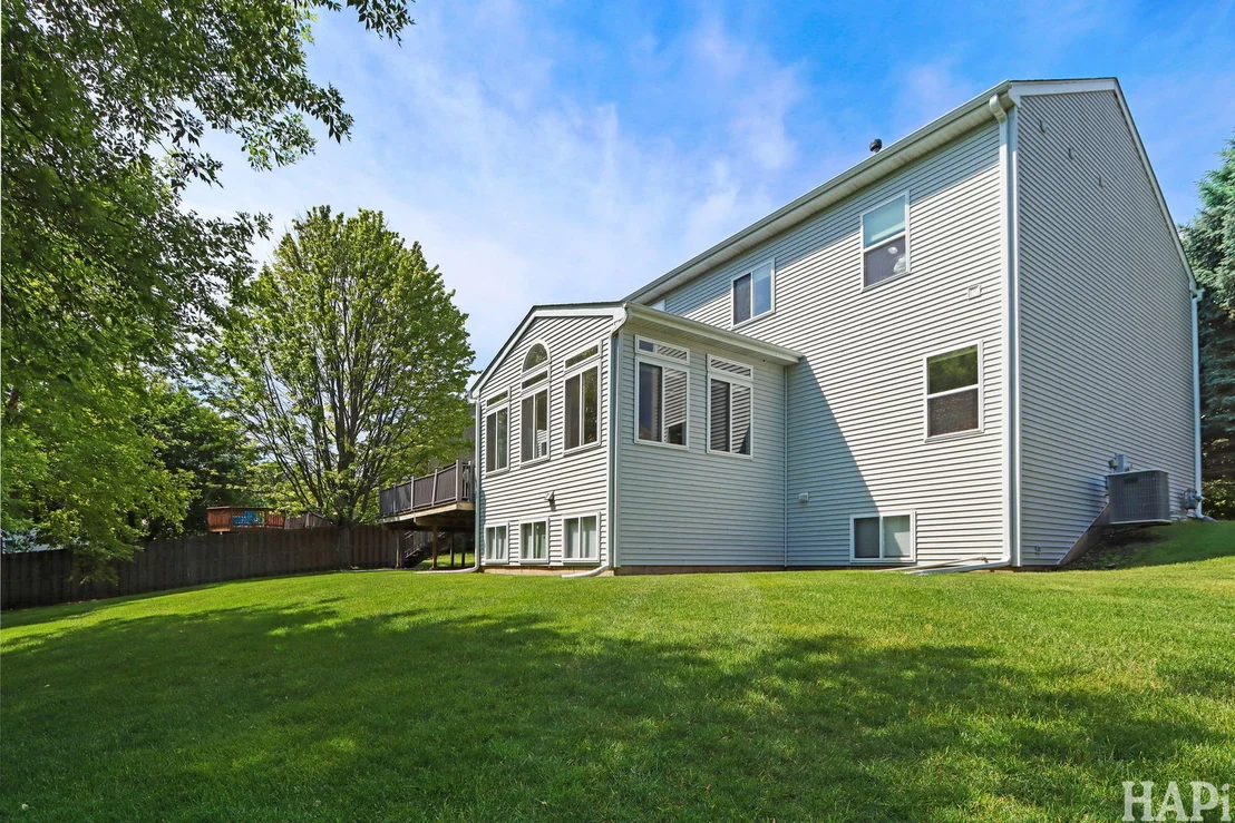 Photo of 4570 Loyola Drive