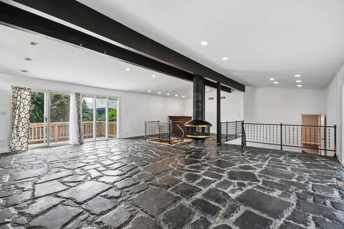 Photo of 385 ANNE Terrace