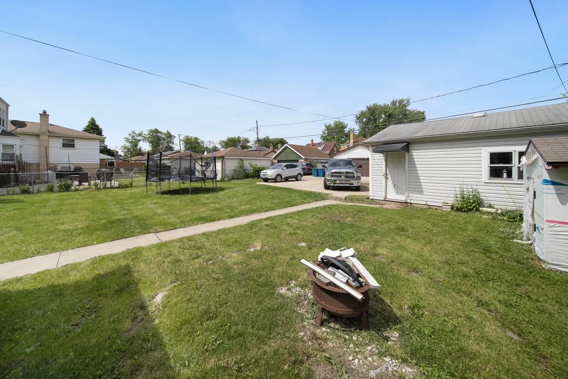 Photo of 2632 Maple Street